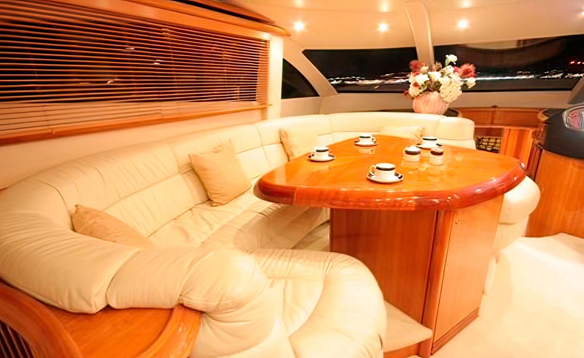 Аренда моторной яхты Sunseeker 75 Vogue of Monaco на Мальдивах